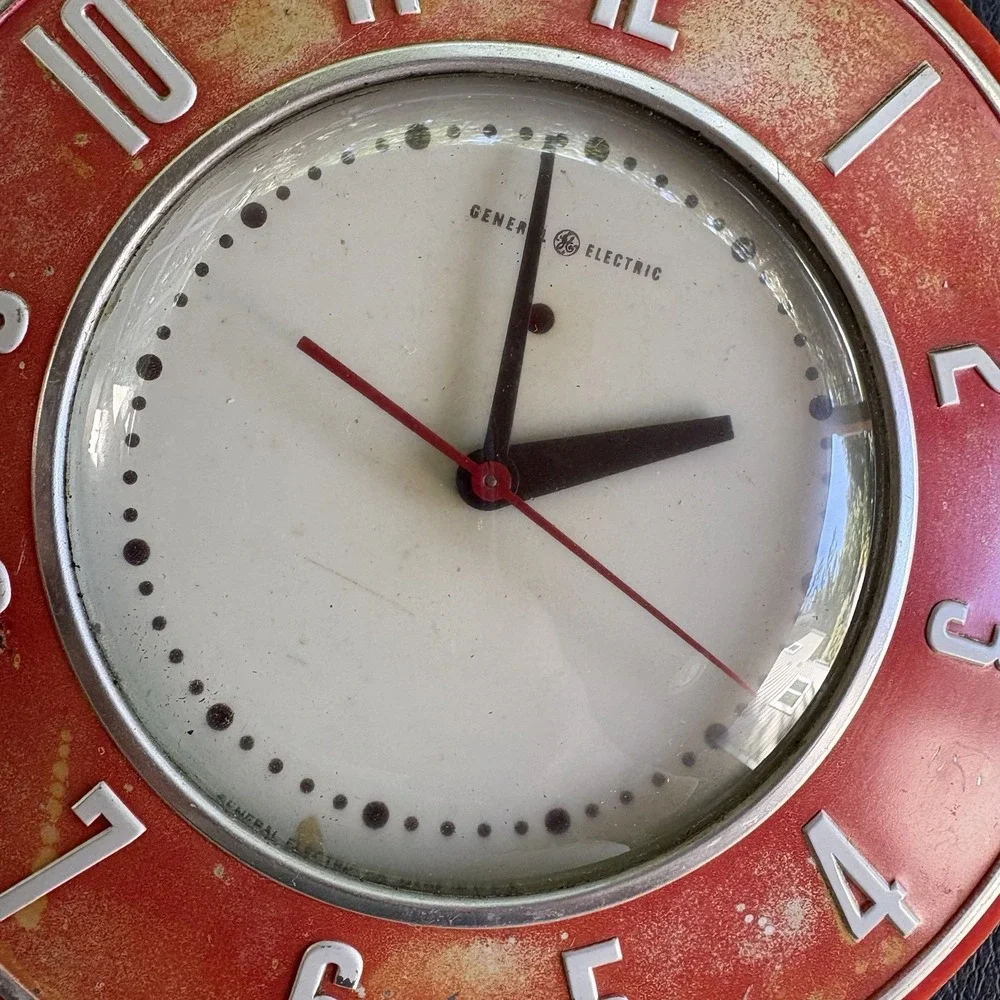 Vintage 1950's General Electric GE Wall Clock Faded Model 2H26 THE GOURMET